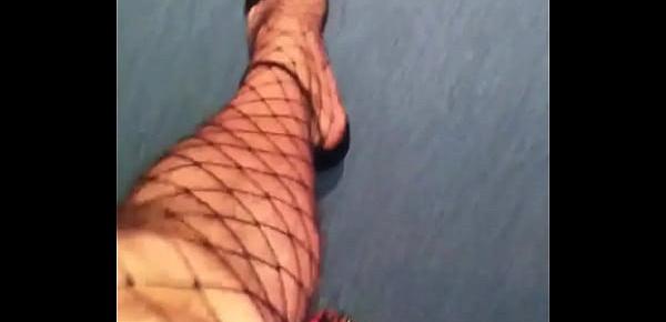  Walking in Sexy High Heels Fishnet Stockingd